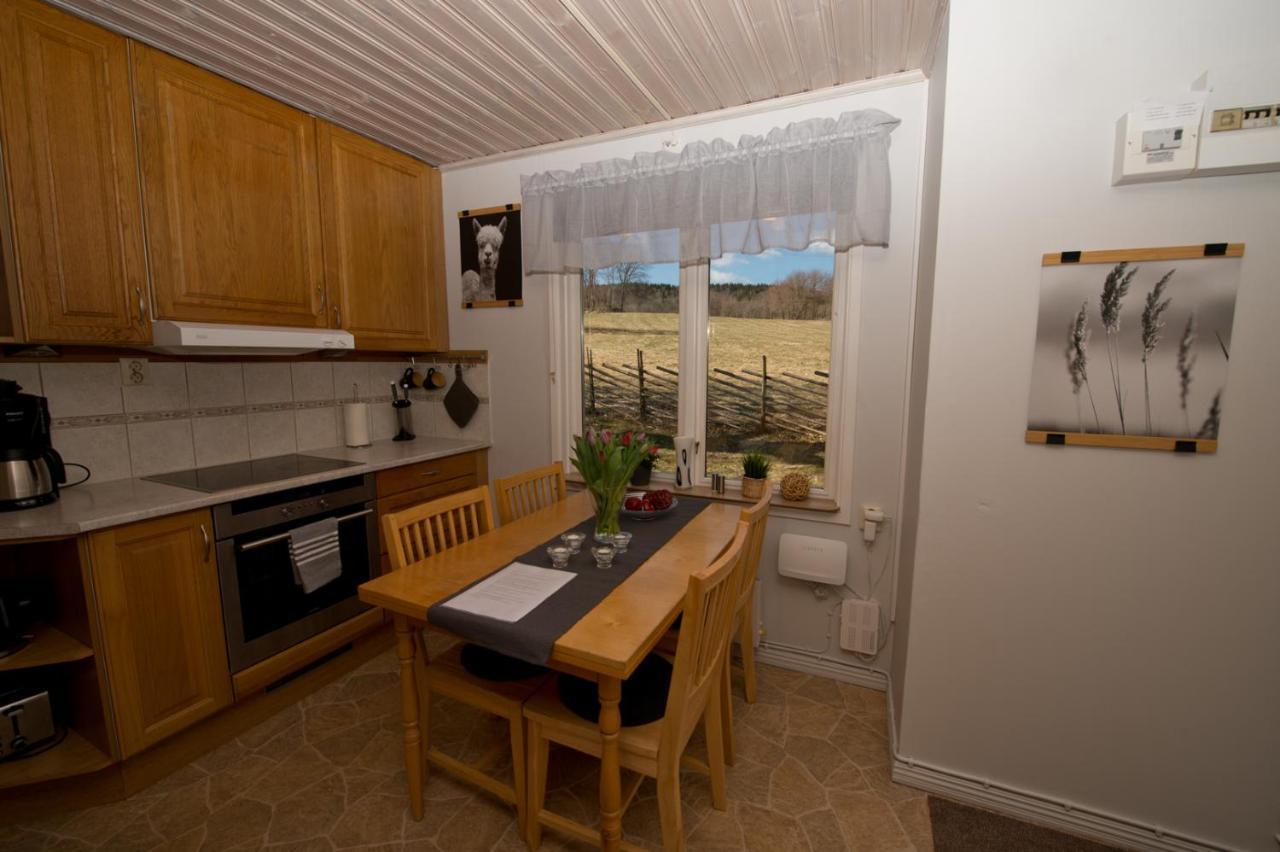 Naturskoent Boende Naera Skoevde Luaran gambar